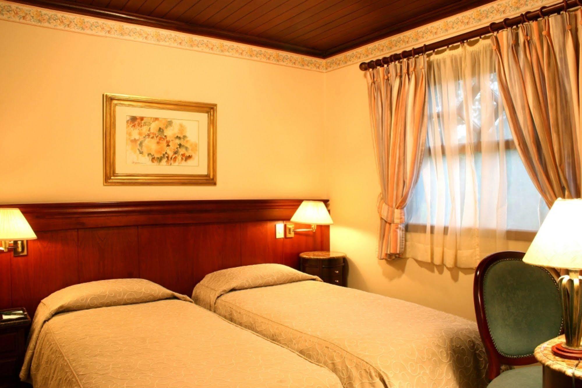 Hotel Frontenac Campos do Jordao Bagian luar foto