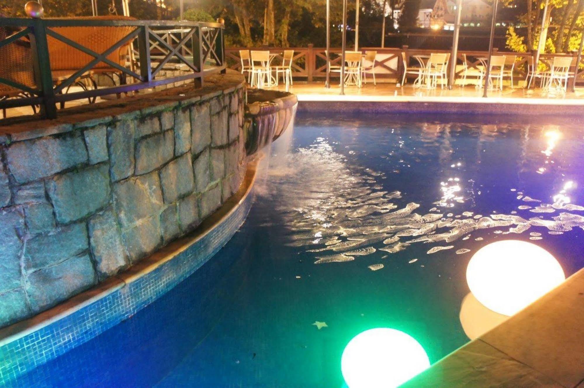 Hotel Frontenac Campos do Jordao Bagian luar foto